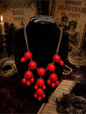 Vintage costume necklace